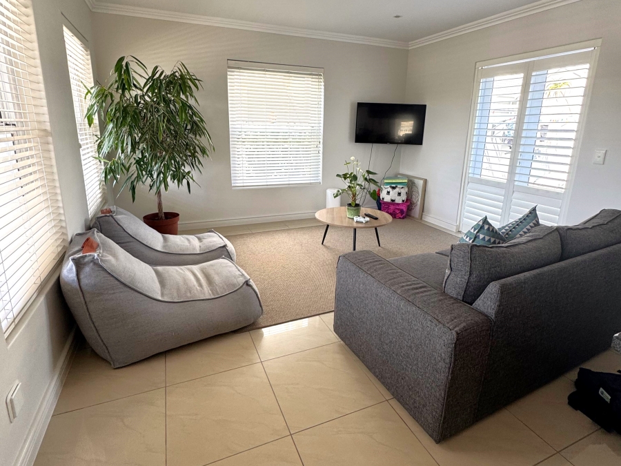 To Let 3 Bedroom Property for Rent in Thesen Islands Western Cape